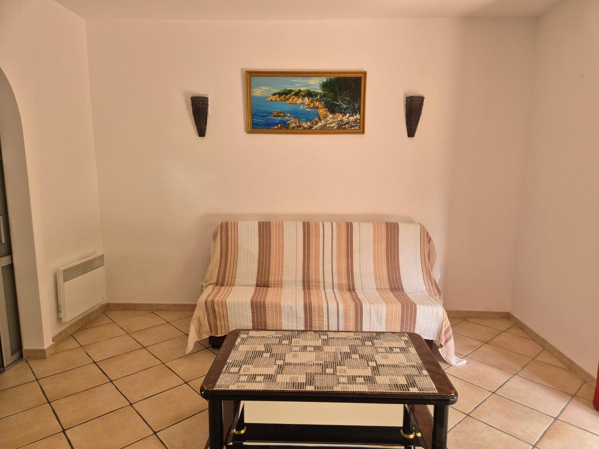 Joli Appartement Climatise Avec Terrasse A Moin 10 Minutes A Pieds De La Plage 卡尔维 外观 照片