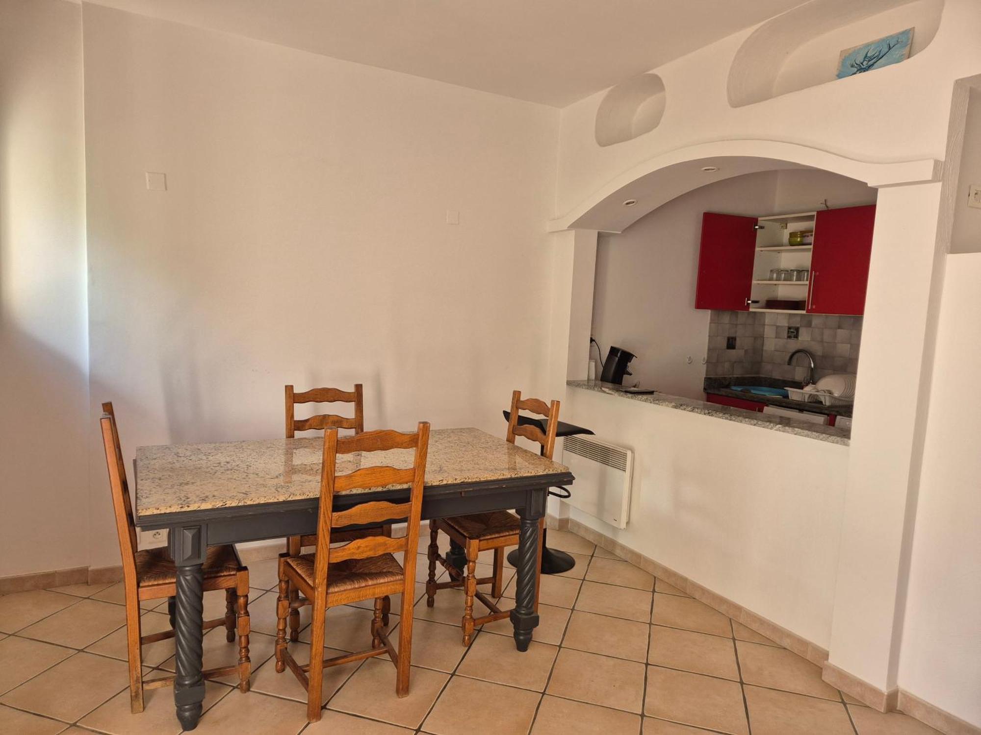 Joli Appartement Climatise Avec Terrasse A Moin 10 Minutes A Pieds De La Plage 卡尔维 外观 照片